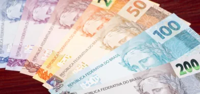 Notas de real, em foto que ilustra post sobre Fundo de Participação dos Municípios.