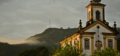 Igreja em Ouro Preto, em foto que ilustra post sobre tombamento. Reprodução: Matheus Oliveira/Unsplash.