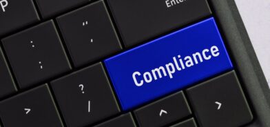 Compliance digital. Foto: MargJohnsonVA/Envato.