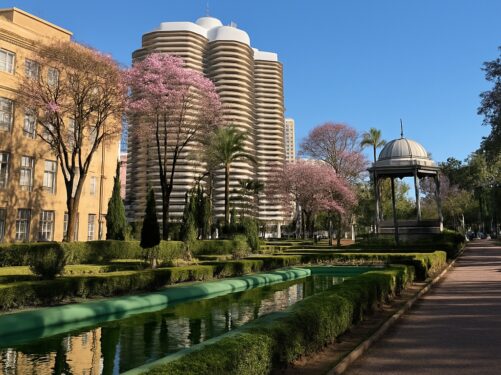Praça da Liberdade, em Belo Horizonte/MG. Foto que ilustra post sobre espaços públicos. Créditos: Carlos Oliveira