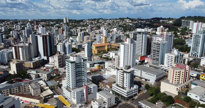 Foto aérea de Pato Branco, ilustrando post sobre política urbana. Reprodução: Prefeitura Municipal de Pato Branco.