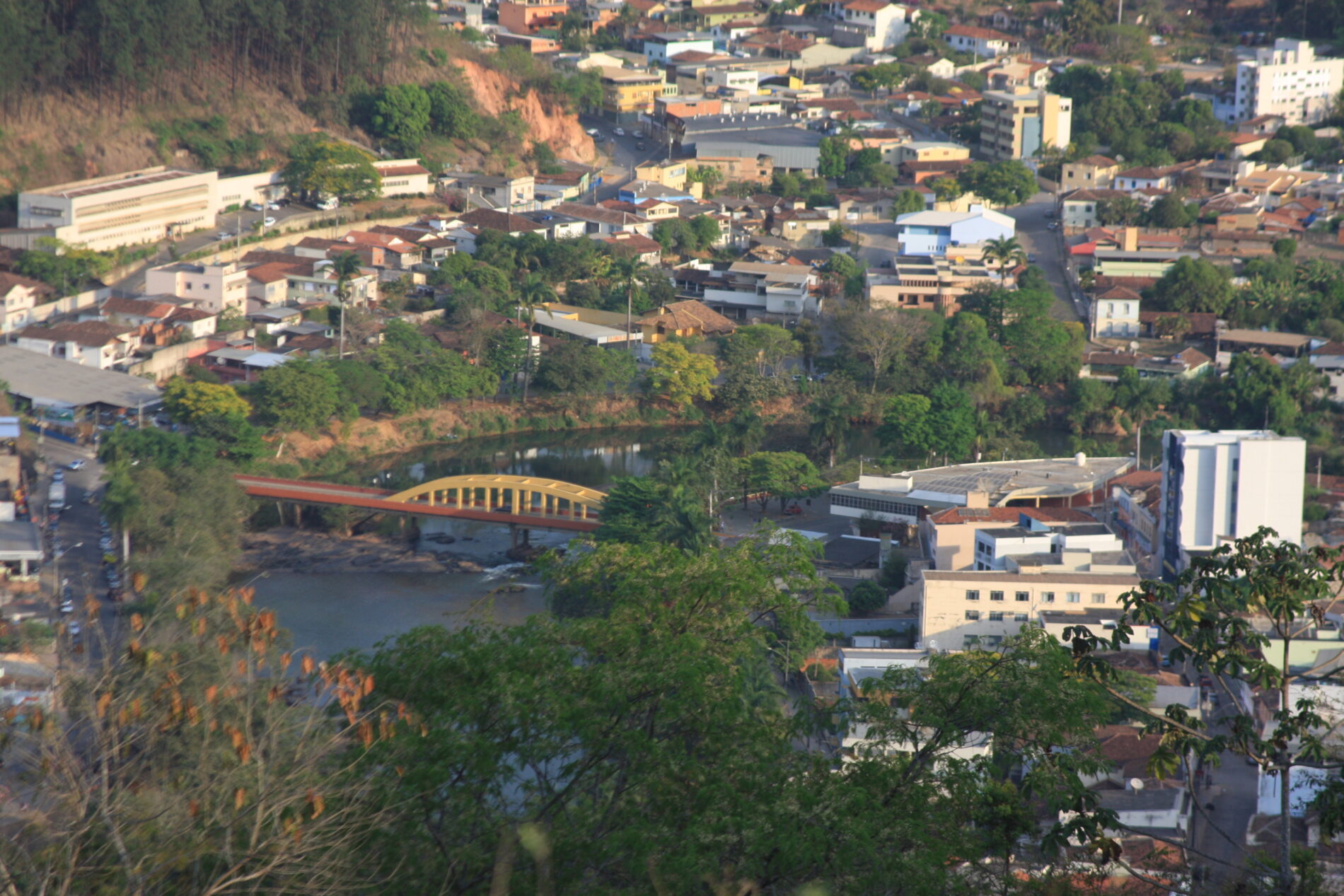Ponte Nova. Crédito da foto em destaque: Marcus Winícius Messias Cardoso.